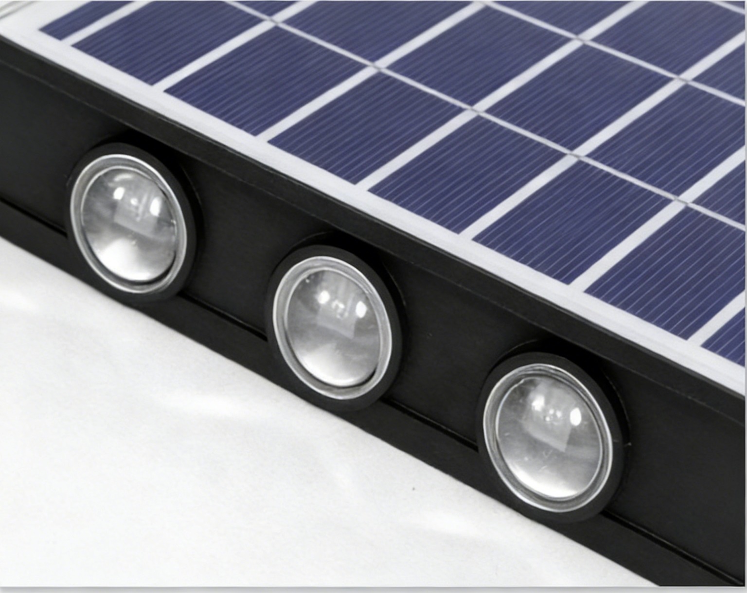 Solar powered garden lights low voltage